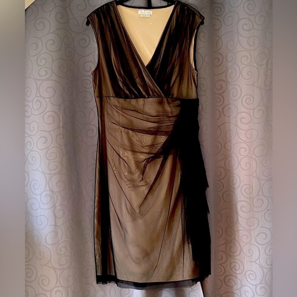 London Times black tulle sleevless party dress with nude lining size large
